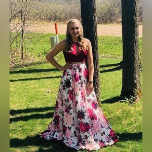 Prom Dress, Size 2, the brand is in the photos.